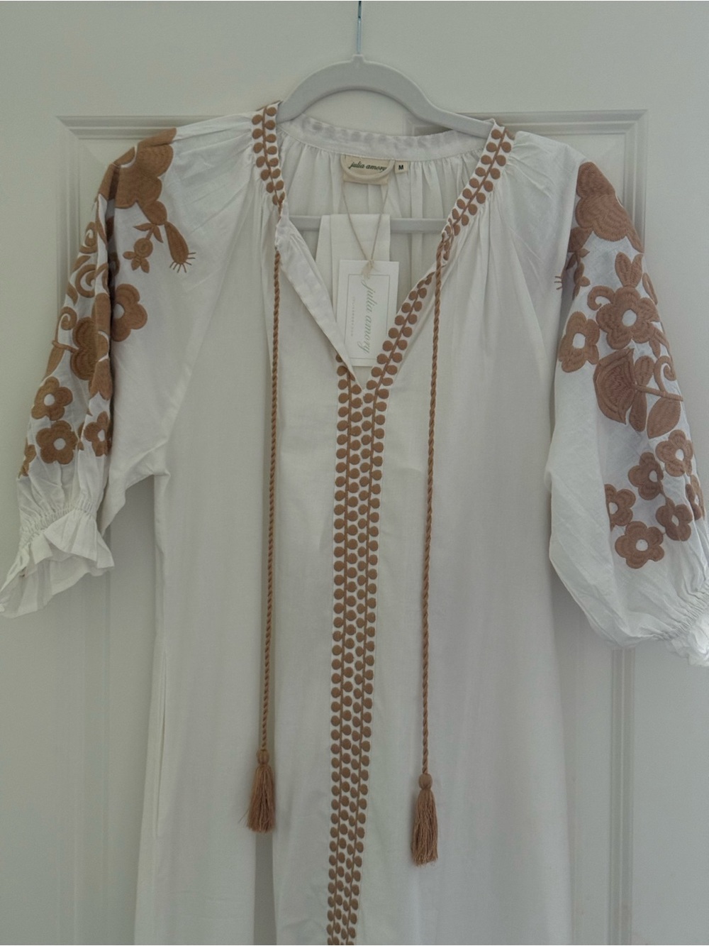 NWT Julia Amory Coatue Dress. Size Medium.